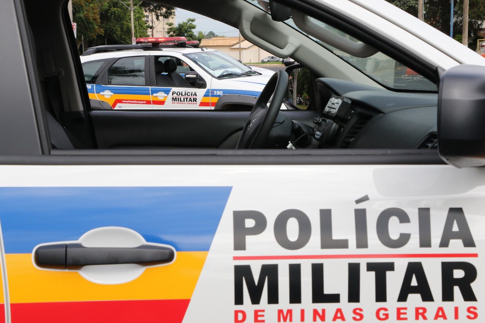 Menino de 10 anos fica ferido após ser atacado por cachorros do vizinho em Santa Luzia