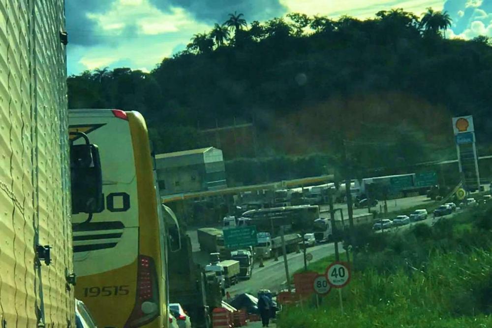 Obras na BR-381 provocam congestionamento na saída da RMBH