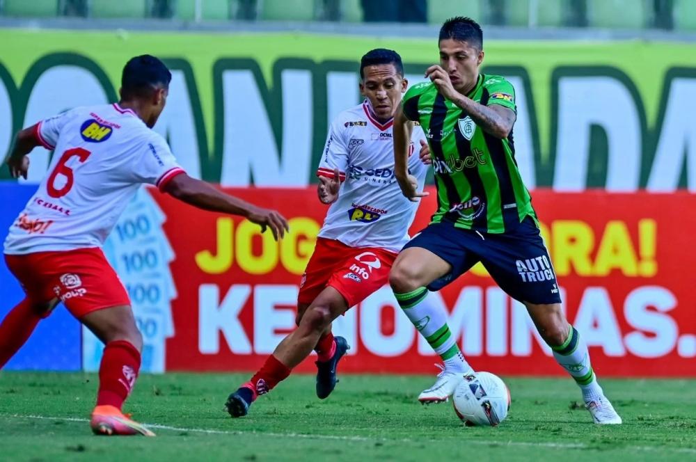 Villa marcou em chute desviado no segundo tempo