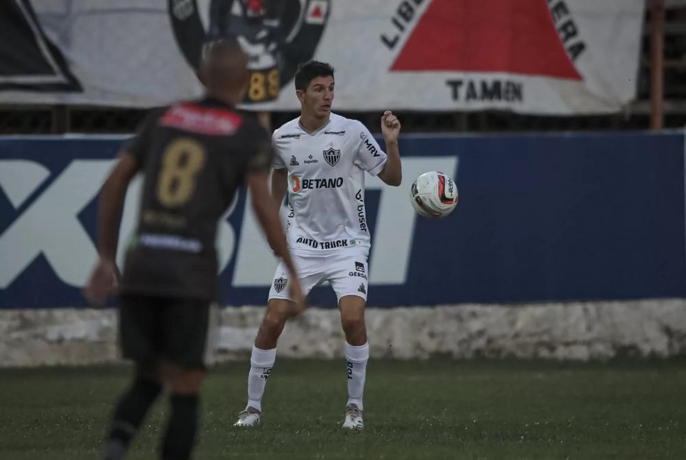 Pantera e Galo enfrentaram calor e gramado ruim na tarde deste sábado (12), no estádio Mamudão, pelo Campeonato Mineiro