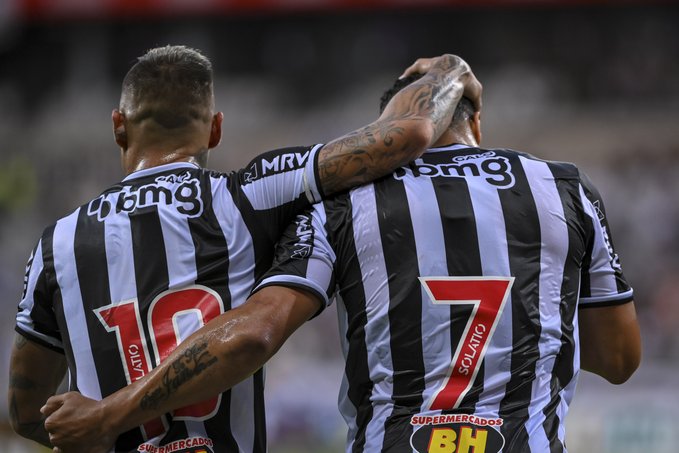 Sasha, Vargas e Hulk marcaram para o Alvinegro