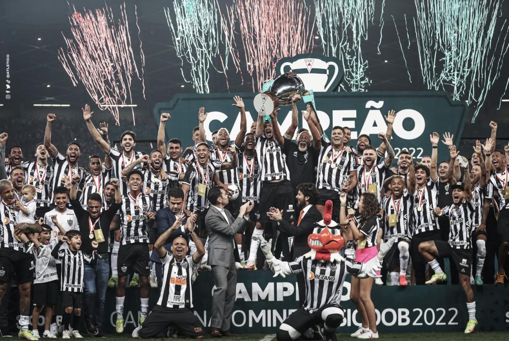 Galo vence por 3 a 1 com dois gols e uma assistência do artilheiro
