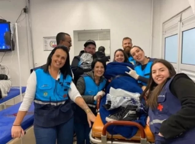 O menino, chamado Luan, nasceu com 3,025 quilos