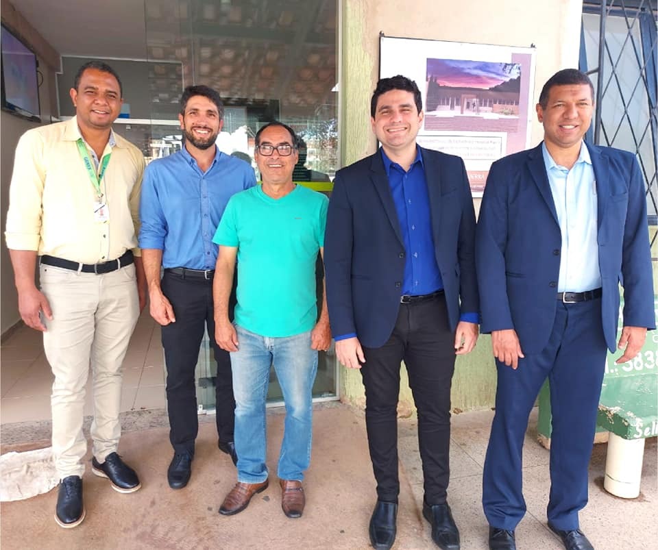  O diretor comercial da Fotolimp, Gustavo Afonso de Freitas, juntamente com o pessoal da Genyx - Cirus, diretor; Igor Batista, consultor de negócios e Bruno Catapreta, diretor comercial, visitaram o Hospital Padre Estevam e foram recebidos pelo president