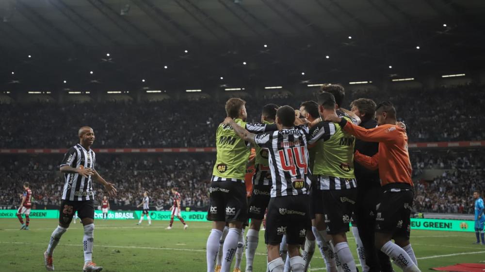 Atlético venceu Flamengo por 2 a 1 e poderá empatar no jogo de volta no Rio para se classificar
