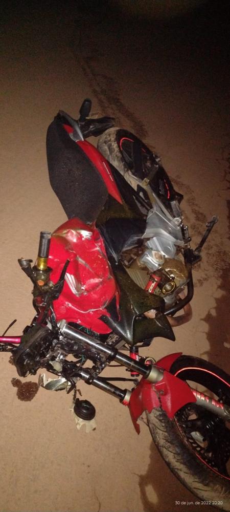 Os Militares do Corpo de Bombeiros compareceram no local e prestaram socorro à vítima da moto o encaminhado ao hospital Padre Estevam