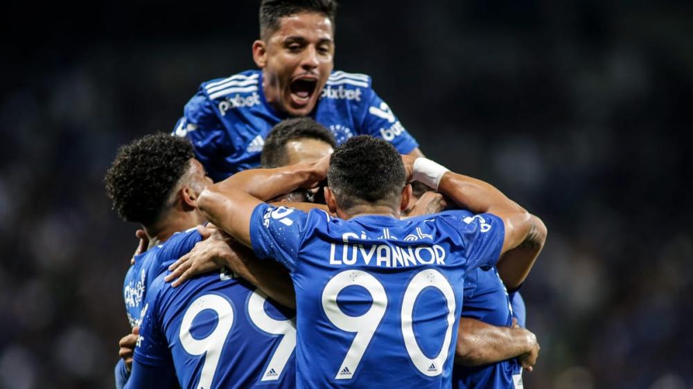 Cruzeiro venceu o Vila Nova-GO e segue disparado na liderança da Série B