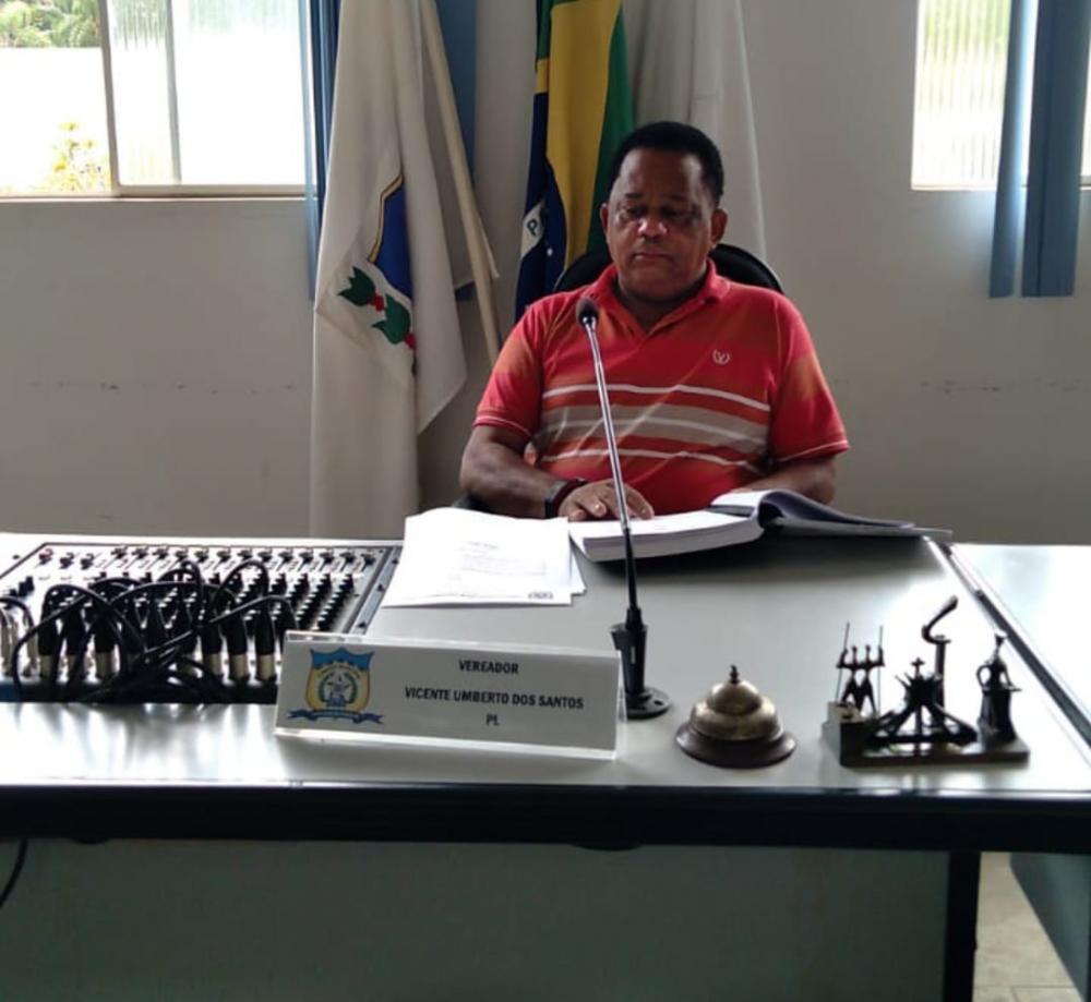 Vereador Vicente Umberto diz que denúncia do super salário do prefeito de Santa Maria de Itabira não vai acabar em pizza; veja vídeo