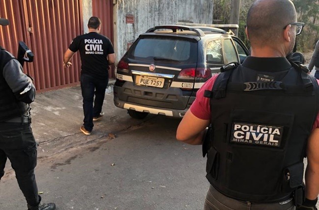 Investigadores lotados na Delegacia Regional de Itabira deram cumprimento às prisões preventivas do mandante e da co-autora