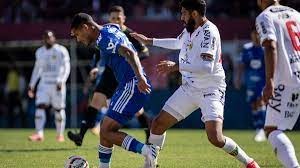 Cruzeiro ficou no empate, mas por pouco não perdeu em Santa Catarina