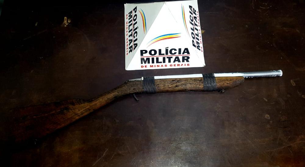 Policia Militar apreende arma de fogo na Comunidade do Morro Queimado, Zona Rural, Santa Bárbara-MG.