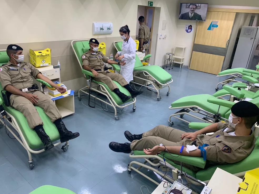Alunos do Curso de Formação de Soldados fazem doação de sangue — Foto: Assessoria de Imprensa da Fundação São Francisco Xavier
