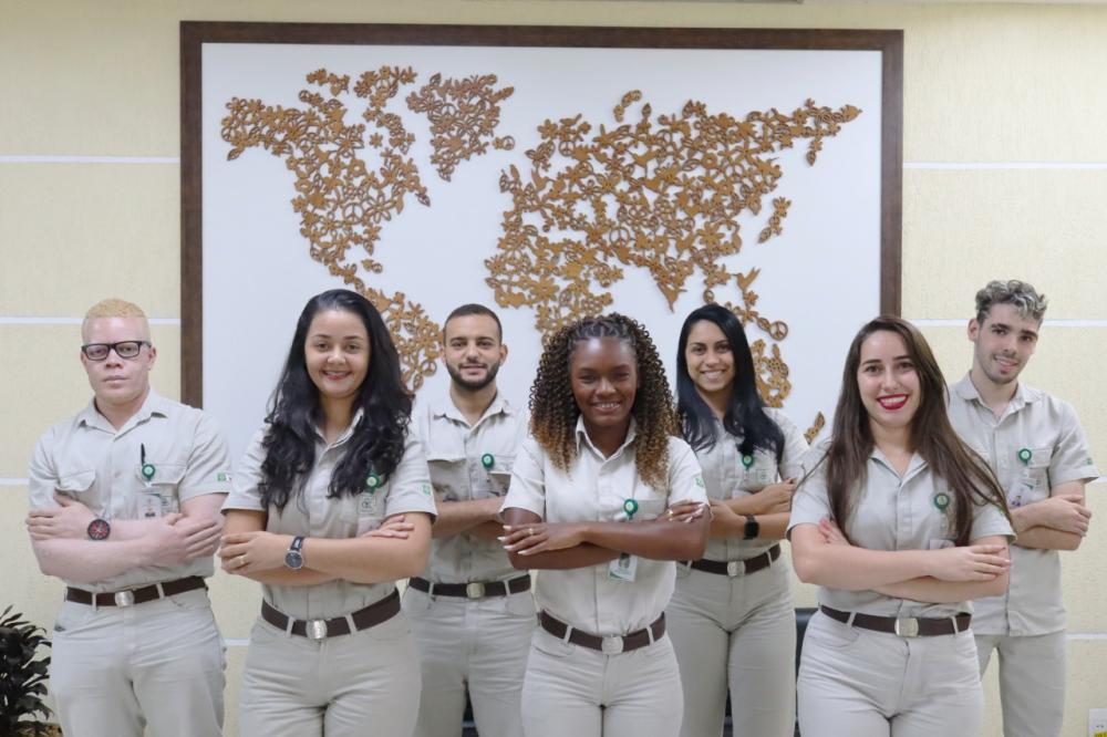Todos os anos, a CENIBRA oferece oportunidade de estágio para dezenas de jovens estudantes