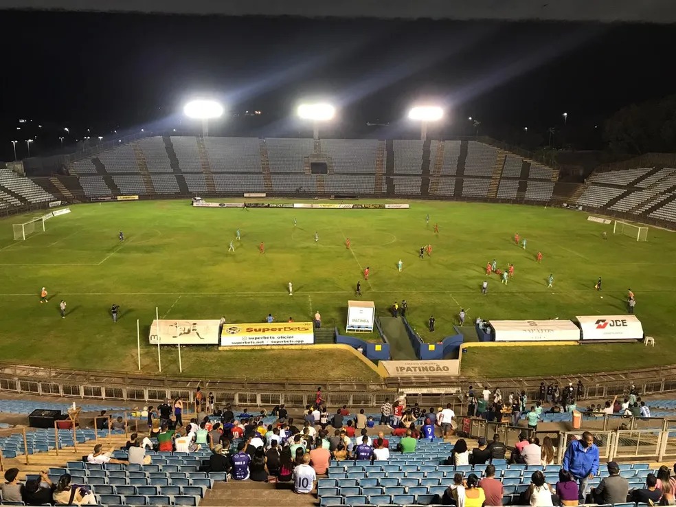 Partida entre Novo Esporte e Valério no Ipatingão