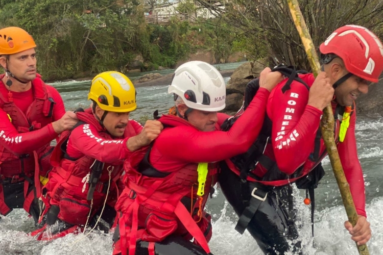 Treinamentos e capacitações para nivelar o conhecimento do público interno e externo