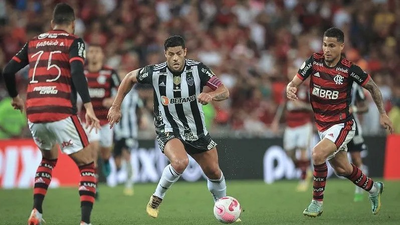 Jogadores de Atlético Mineiro e Flamengo disputam em partida válida pelo Campeonato Brasileiro 202215.10.2022 Pedro Souza / Atlético
