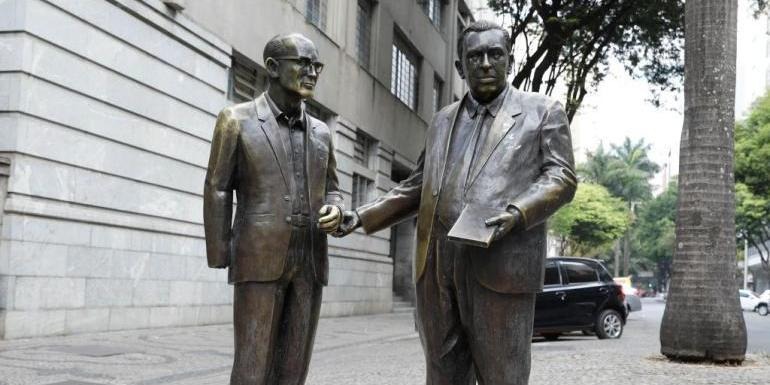 Estátuas representam nomes icônicos da cultura mineira e brasileira