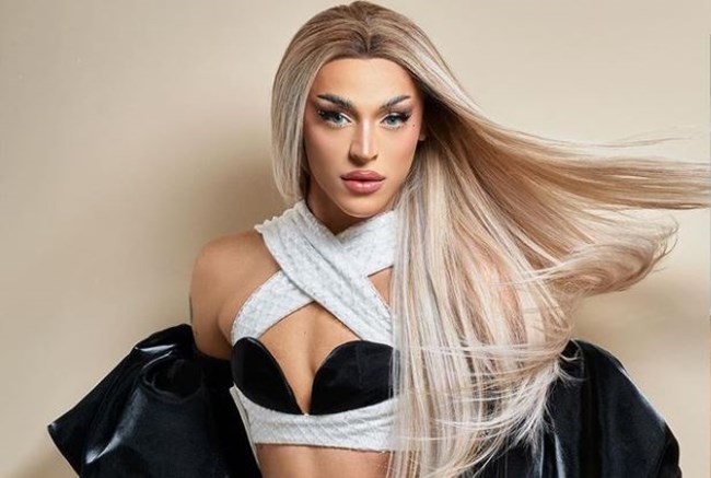 Depois do show, a artista repercutiu o anúncio em seu Twitter, porém não deu mais detalhes