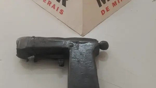 Arma apreendida é de fabricação caseira