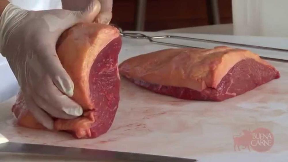 O preço da carne vermelha caiu em 1,22% em fevereiro no Brasil