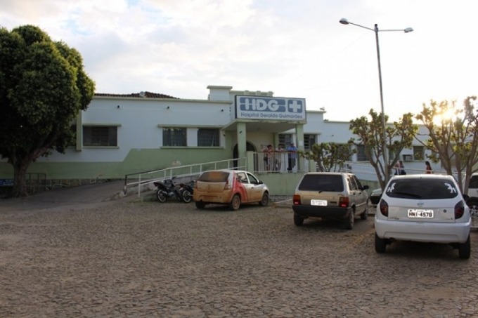 Adolescente foi levado ferido para o hospital Deraldo Guimarães