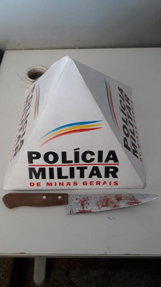 Pai mata filho a facada em Santa Bárbara