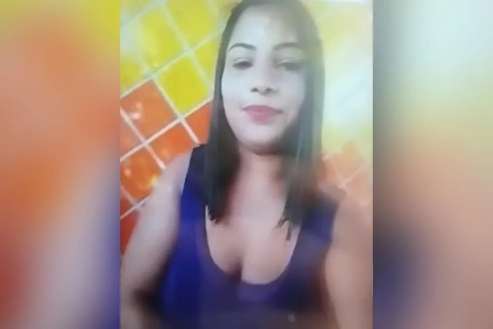 Adriana Paulo Silva, de 22 anos, foi encontrada morta em uma lagoa por um pescador — Foto: Redes sociais