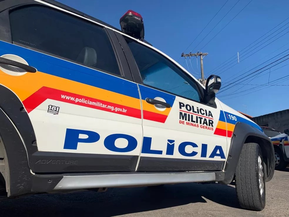 A criança ainda estava com cordão umbilical