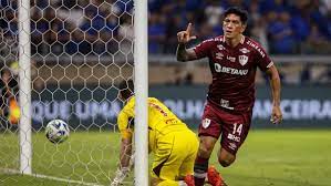 Cano marcou mais uma vez diante do Cruzeiro