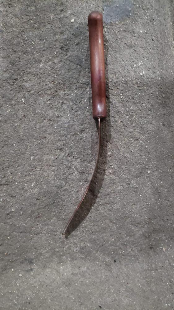 Faca usada no crime foi apreendida pela PM — Foto: Polícia Militar/Divulgação