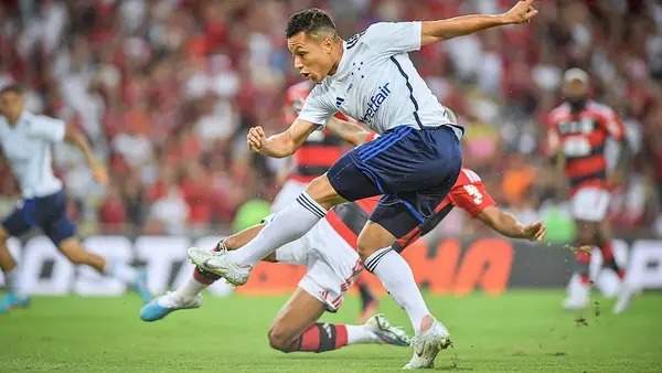  Raposa abriu o placar, com Marlon