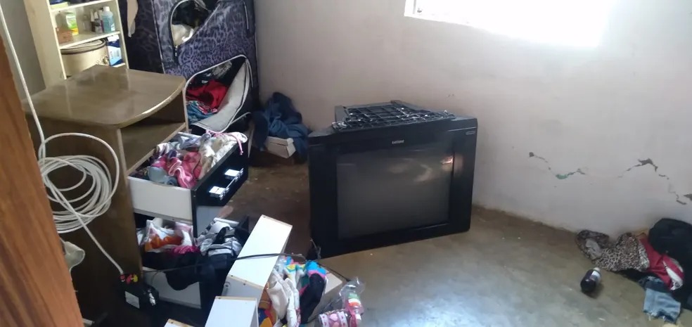 Criança de 4 anos morre após televisão cair de móvel e acertar cabeça dentro de casa em Jacinto — Foto: Arquivo Pessoal