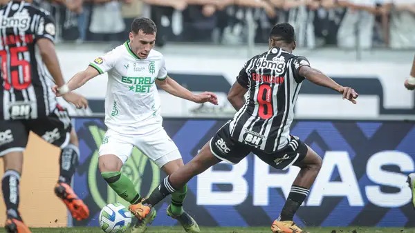 Galo abriu 2 a 0 no primeiro tempo, mas o América buscou o empate na etapa final