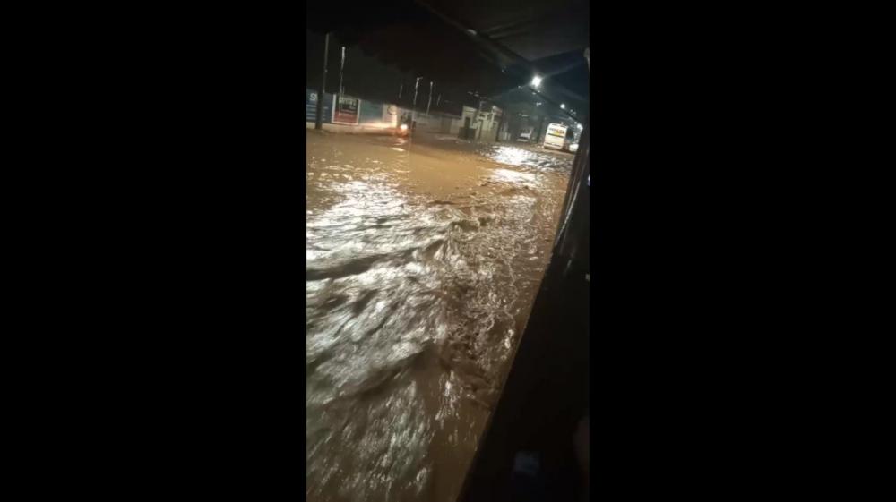 Alagamento no centro de Santa Maria de Itabira