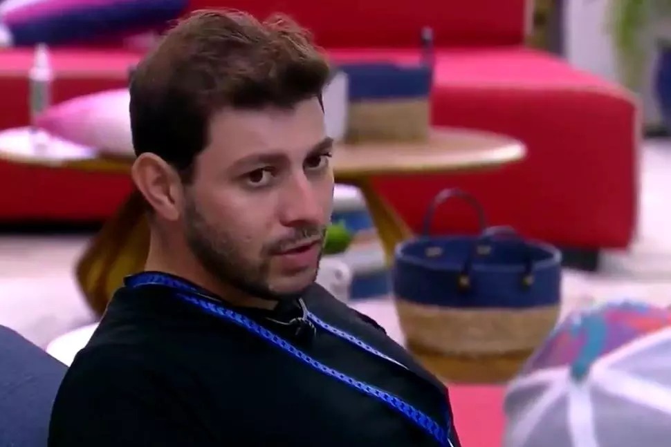 Brother está com a perna imobilizada após se machucar durante a prova do líder