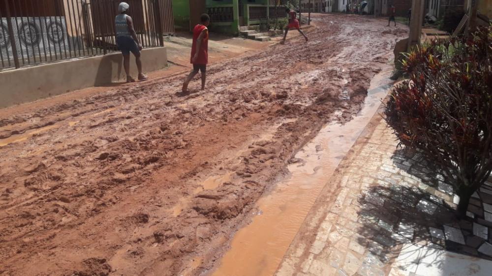 Várias barreiras caíram impedindo o acesso