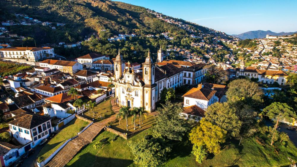 A riqueza arquitetônica mineira atrai muitos turistas.