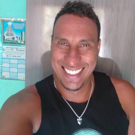 Gari que salvou a mãe de desabamento é enterrado em Santa Maria de Itabira