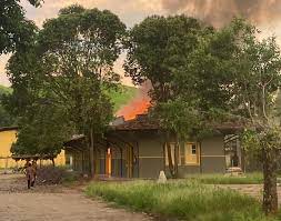 Escola Municipal Estação Crescer, em Nova Era, pega fogo