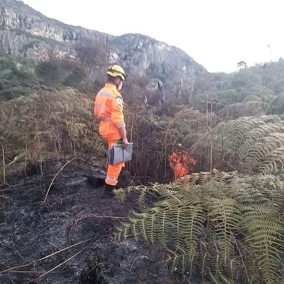 A vítima foi localizado por um outro senhor que passava pelo local.