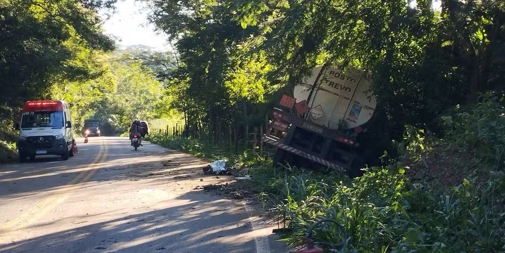 Local do acidente na MGC-120 — Foto: Redes socias