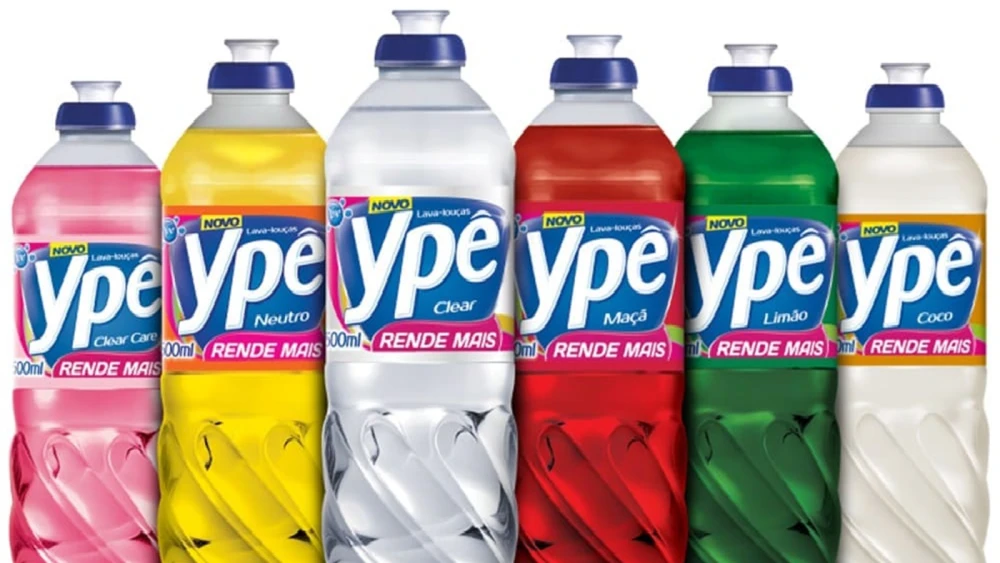 Foto mostra embalagens de detergente Ypê Ypê é alvo de ação da Anvisa