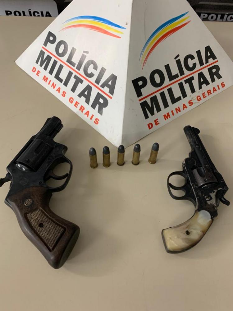 Diante do relatado, ao autor foi dada voz de prisão em flagrante pelo crime de posse ilegal de arma de fogo