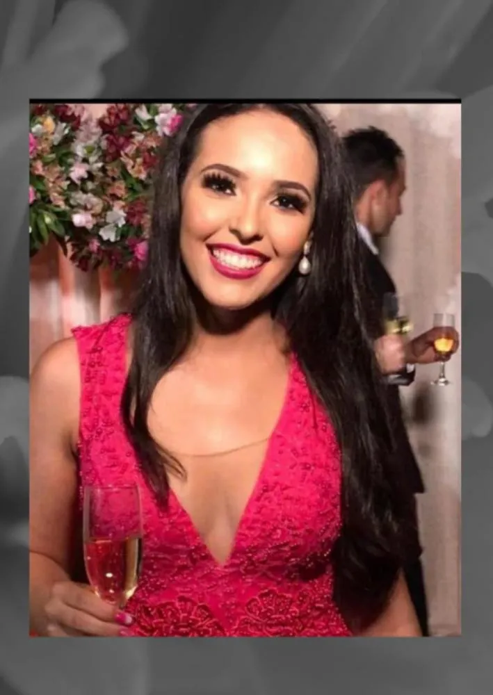  Viviane Fernandes de Almeida,31 anos