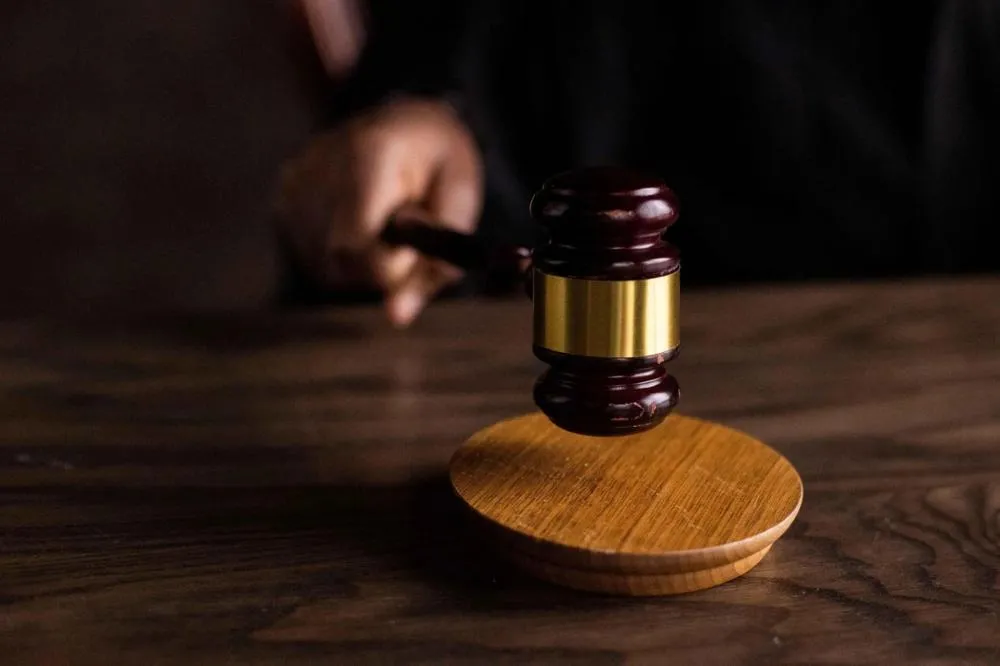 Trabalhador que deu um soco na cara do chefe é demitido por justa causa em Teófilo Otoni