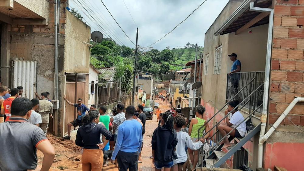 Rua onde cinco pessoas morreram soterradas no último domingo (21-02)