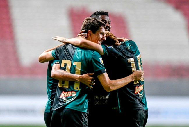 Alê foi o autor do gol que deu a vitória ao América sobre o Boa Esporte, no Independência