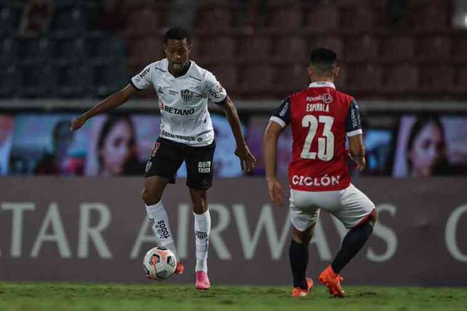 Herói do Atlético, Keno mira Mineiro e desabafa: 'Estava precisando do gol'