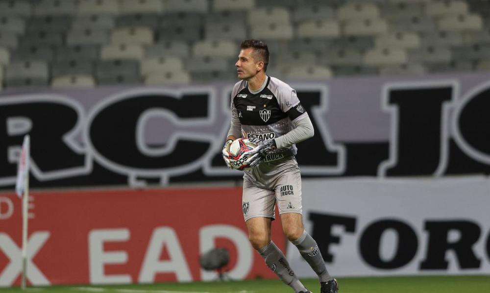 O goleiro se aposenta para assumir o posto de gerente de futebol da equipe mineira