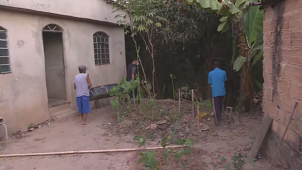 Suspeita é de que o filho tenha assassinado a mulher.